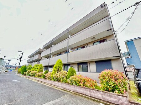 アンプルールフェールルミエール富木外観写真