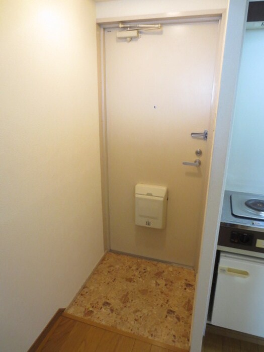 物件内観写真10　(玄関)