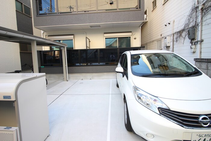 物件外観写真6　(駐車場)