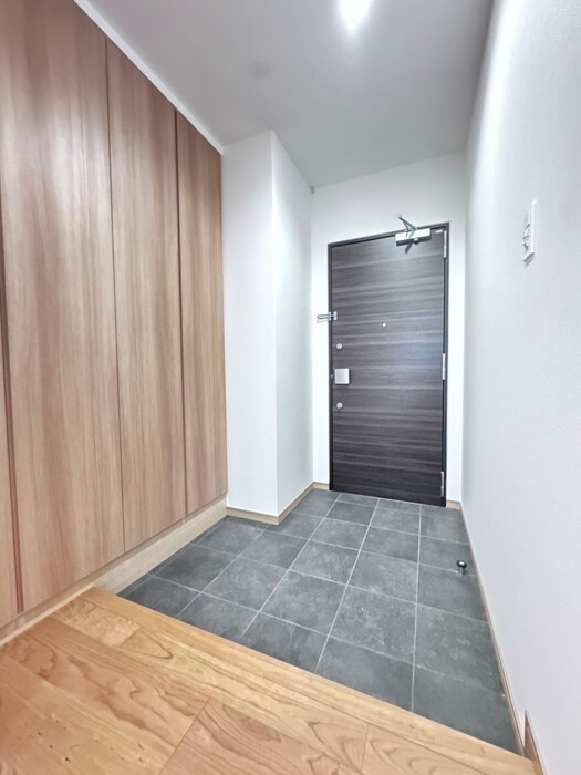 物件内観写真13　(玄関)