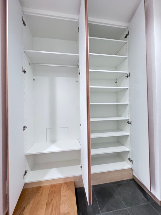 物件内観写真14　(靴箱)