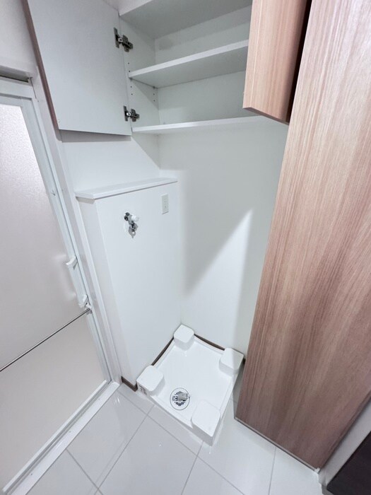 物件内観写真16　(洗濯機置場)