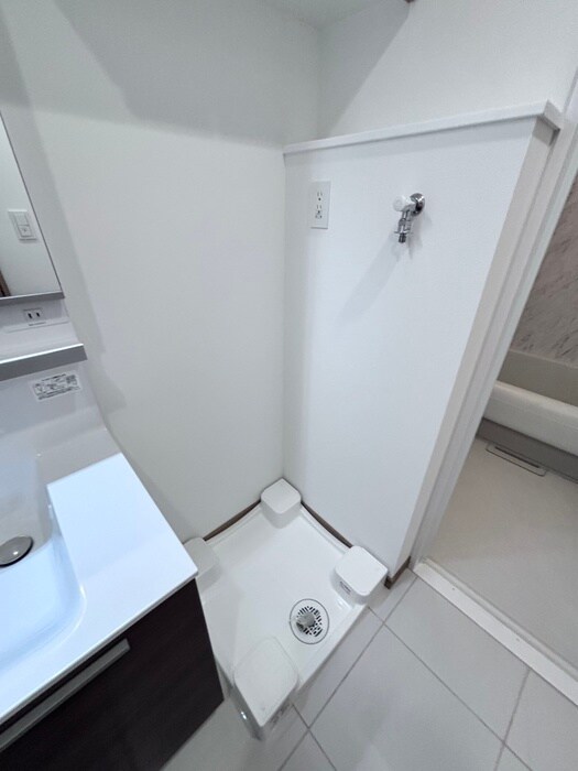 物件内観写真16　(洗濯機置場)