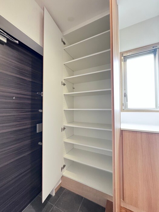 物件内観写真16　(靴箱)