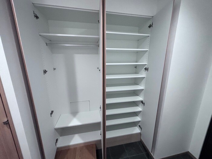 物件内観写真18　(収納)