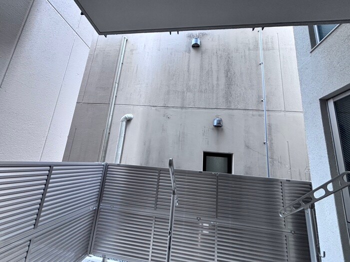 物件内観写真20　(室内からの展望)