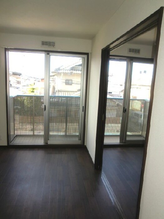 物件内観写真10　(室内からの展望)