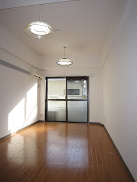 物件内観写真15　(室内からの展望)