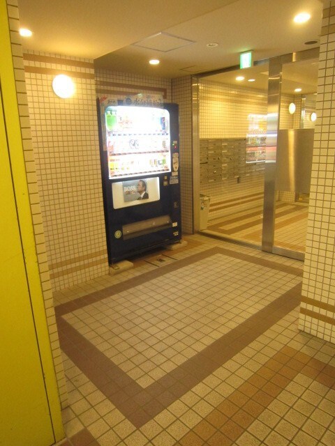 物件外観写真5　(エントランス部分)