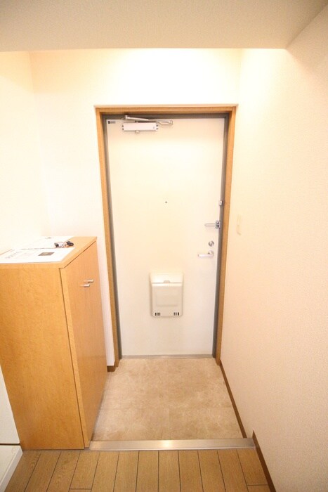 物件内観写真14　(玄関)