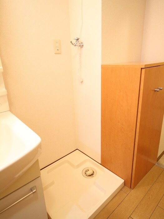 物件内観写真18　(洗濯機置場)