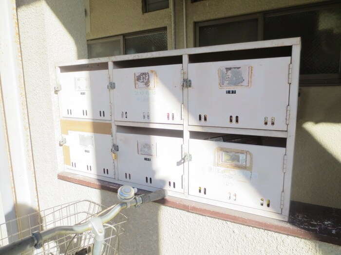 物件外観写真5　(エントランス部分)