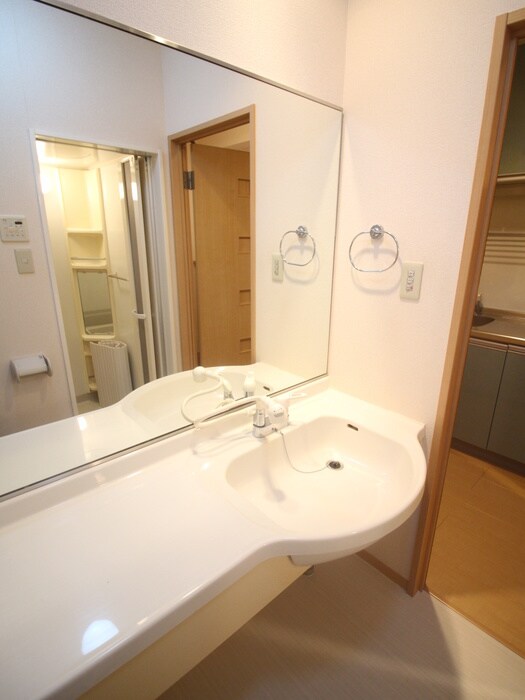 物件内観写真12　(収納)