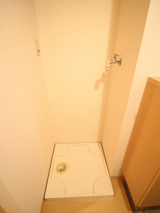 物件内観写真13　(洗濯機置場)