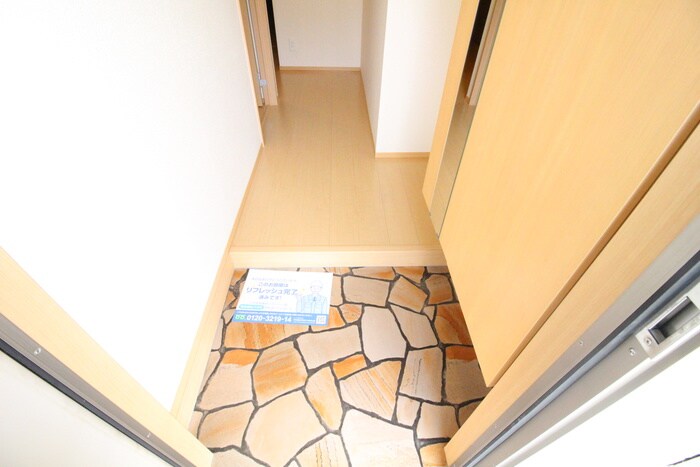 物件内観写真15　(玄関)