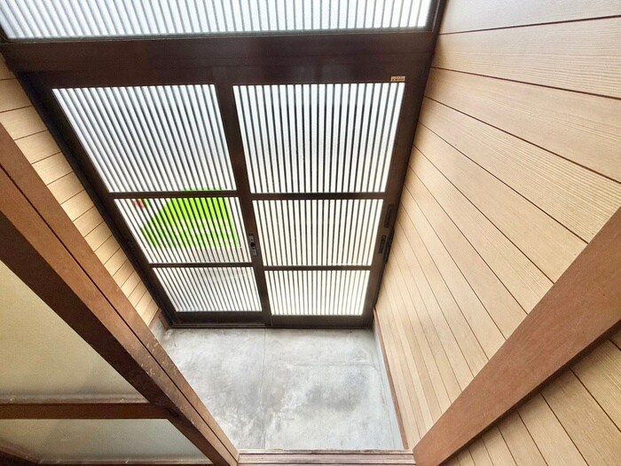 物件内観写真17　(玄関)