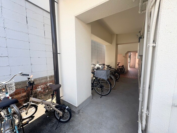 物件外観写真6　(駐輪場)