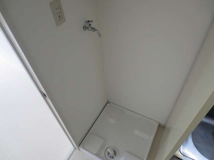 物件内観写真14　(洗濯機置場)