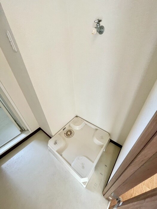 物件内観写真13　(洗濯機置場)