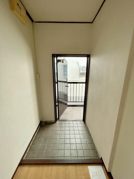 物件内観写真14　(玄関)