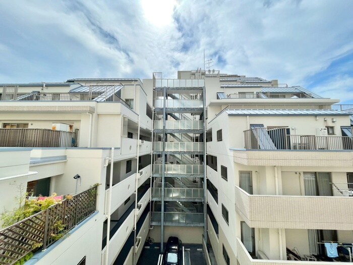 物件内観写真16　(室内からの展望)