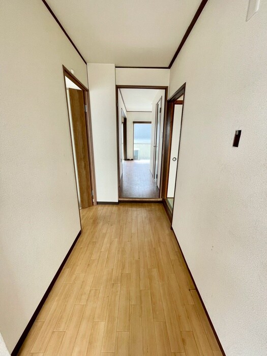 物件内観写真17　(廊下)