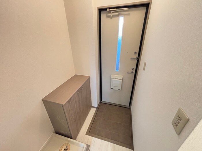 物件内観写真14　(玄関)