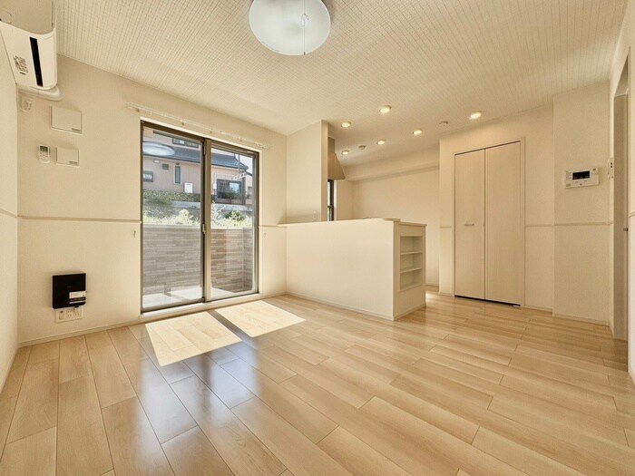 物件内観写真1　(居室)