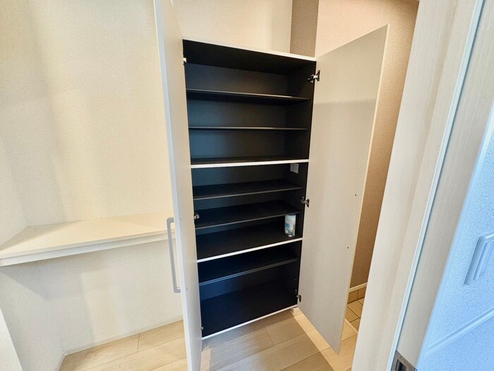 物件内観写真14　(靴箱)