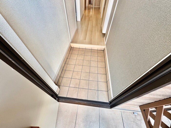 物件内観写真15　(玄関)