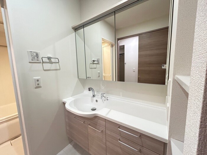 物件内観写真11　(洗面)