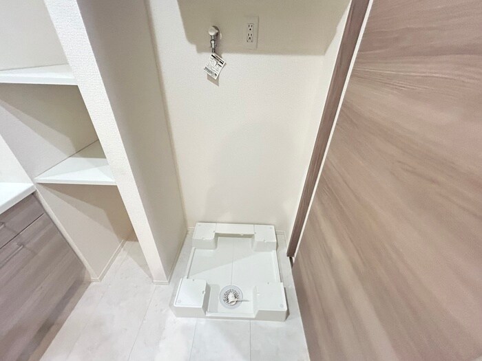 物件内観写真12　(洗濯機置場)