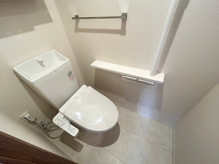 物件内観写真12　(トイレ)