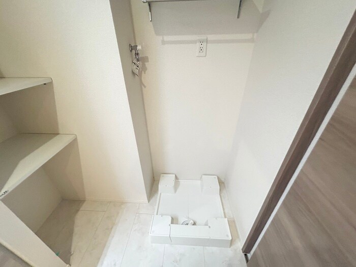 物件内観写真12　(洗濯機置場)