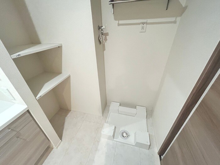 物件内観写真13　(洗濯機置場)