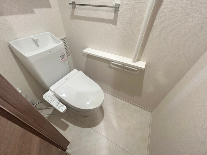 物件内観写真15　(トイレ)