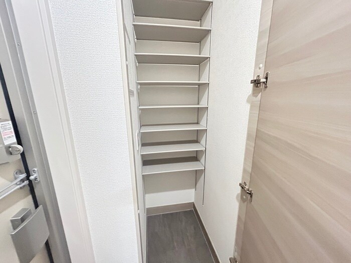物件内観写真18　(靴箱)