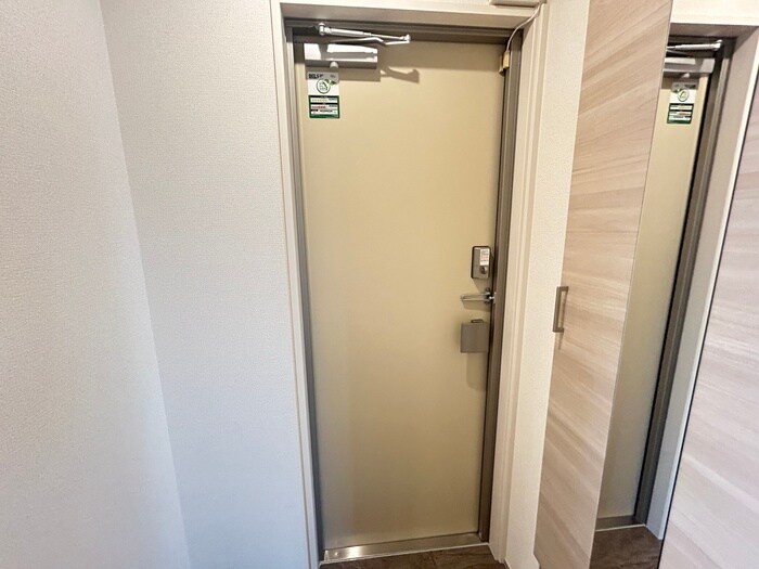 物件内観写真20　(玄関)