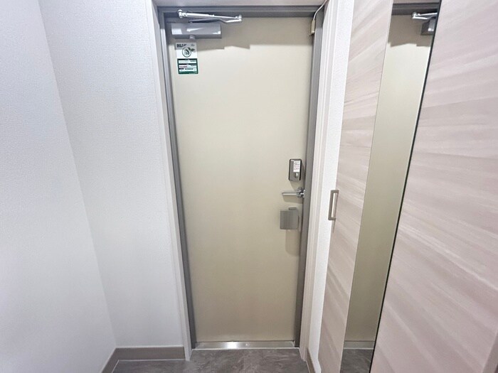 物件内観写真21　(玄関)