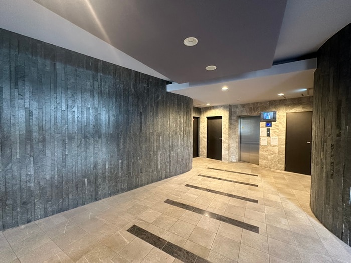 物件外観写真4　(エントランス部分)