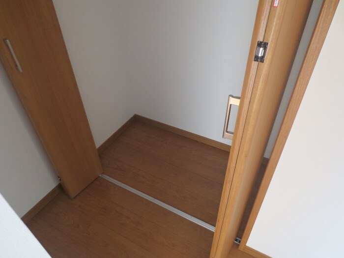 物件内観写真13　(収納)