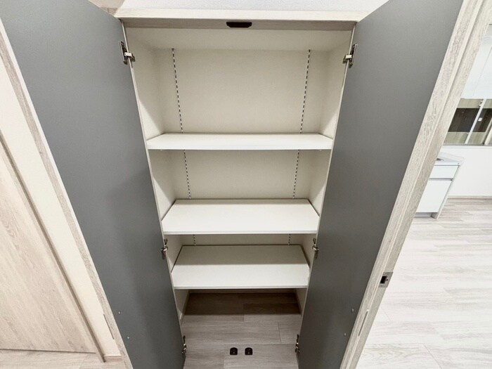 物件内観写真13　(収納)
