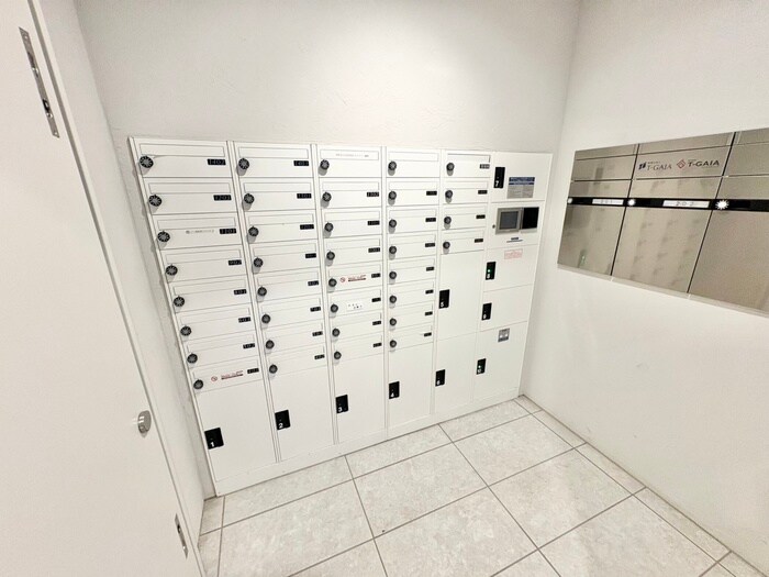 物件外観写真4　(エントランス部分)