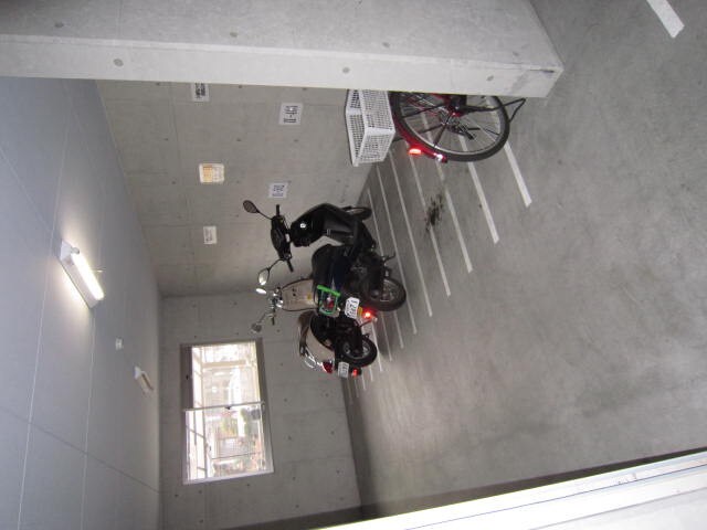 物件外観写真3　(駐輪場)