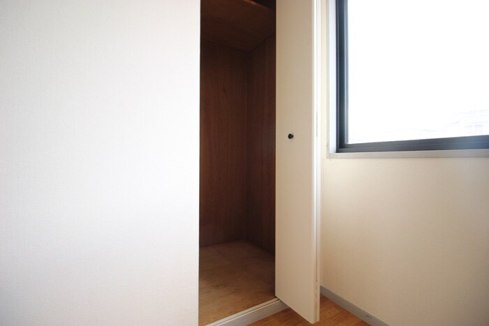 サングレ－ス北別府の収納