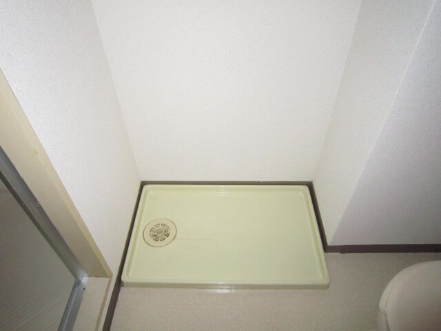 物件内観写真10　(洗濯機置場)