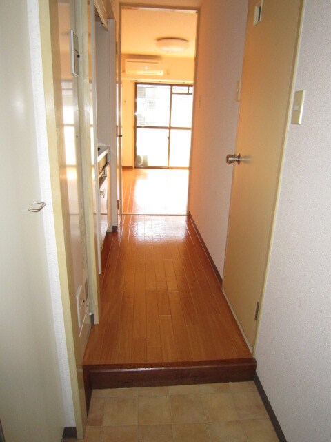 物件内観写真13　(廊下)