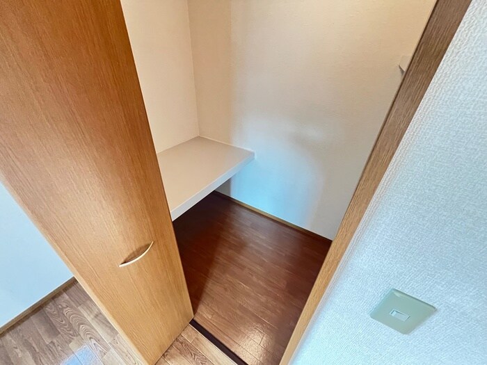 物件内観写真16　(収納)