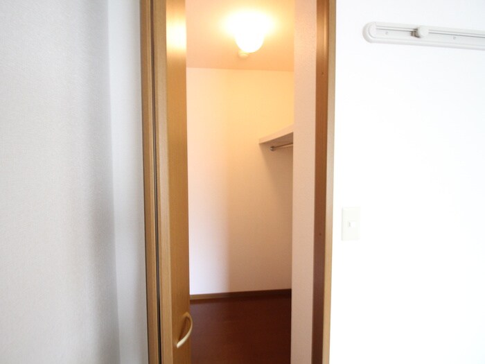 物件内観写真16　(収納)