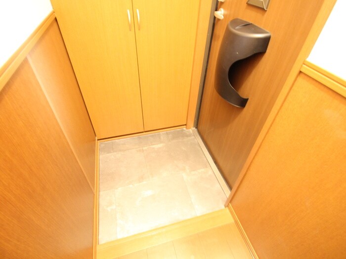 物件内観写真17　(玄関)